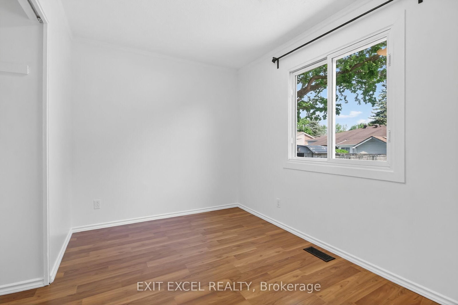 283 McElroy Drive • Ottawa, ON photo 27