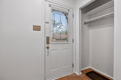 283 McElroy Drive • Ottawa, ON photo 3