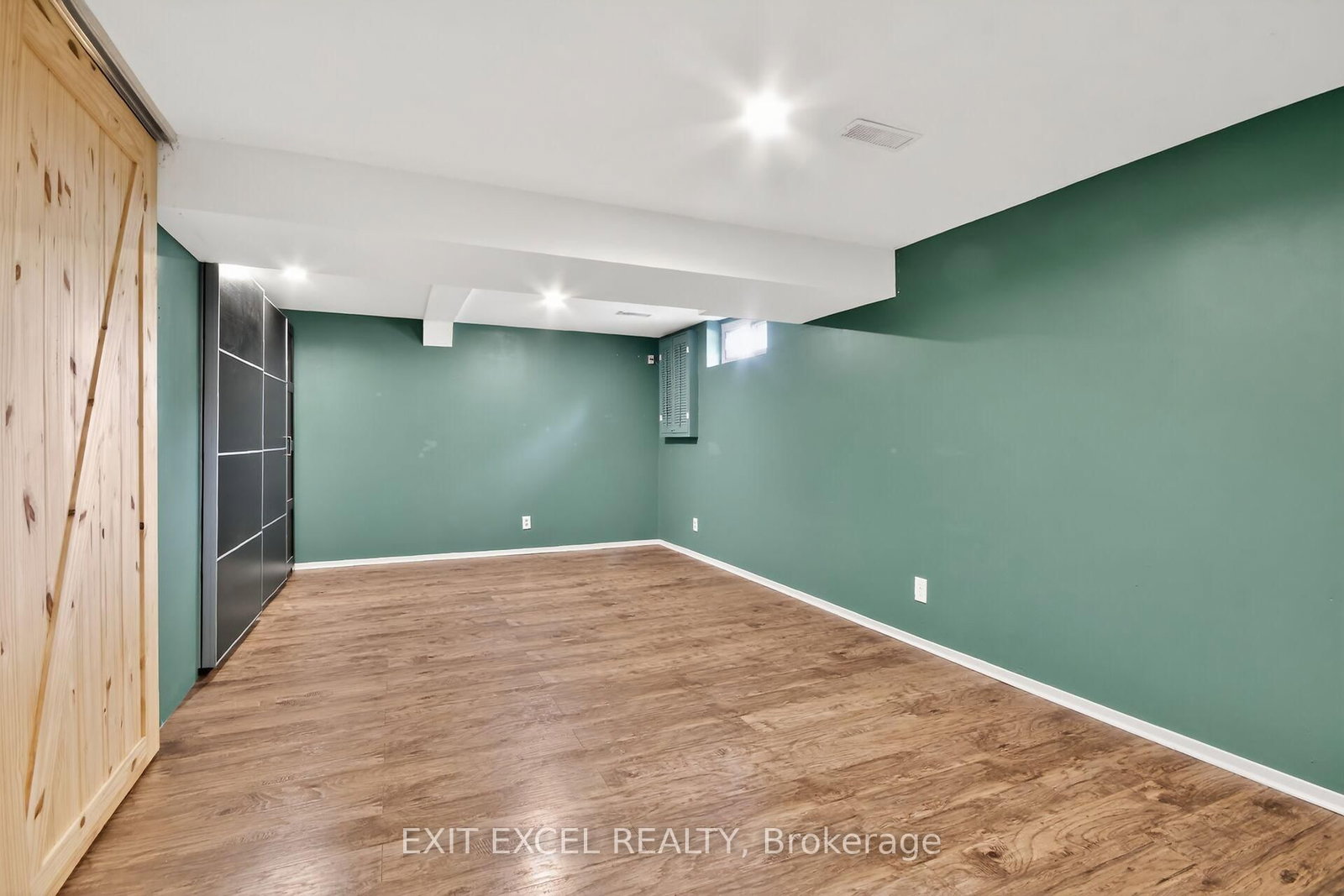 283 McElroy Drive • Ottawa, ON photo 39