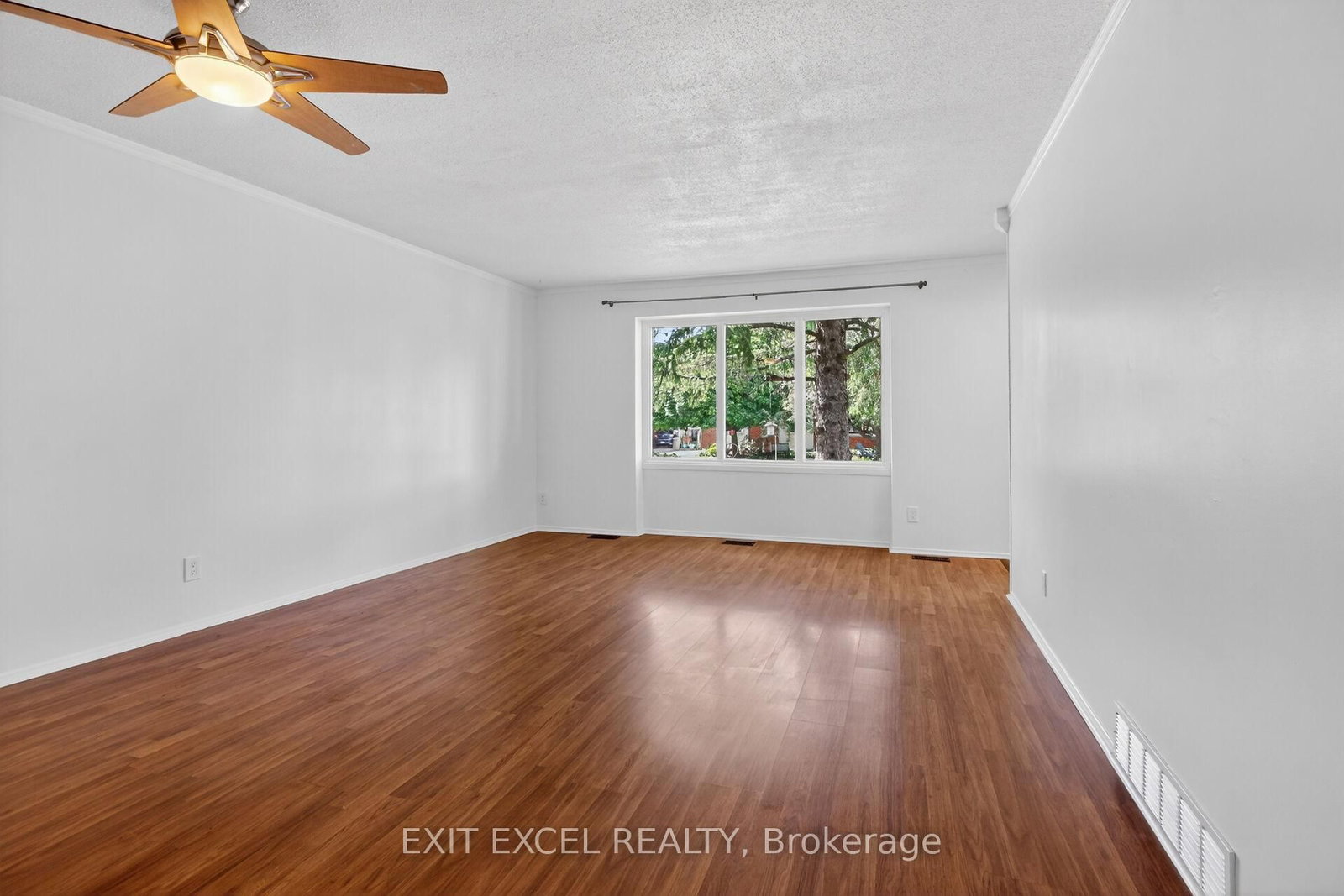 283 McElroy Drive • Ottawa, ON photo 5