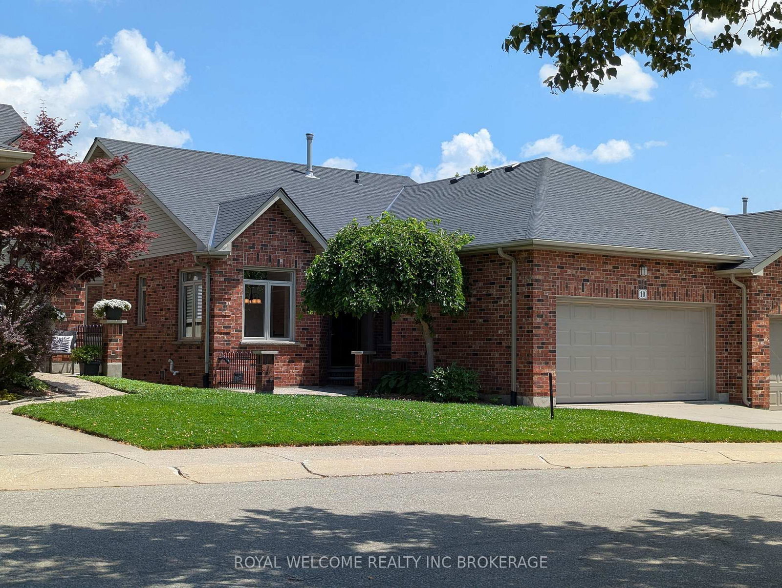 Townhouse for sale at 10-400 Ambleside Drive, London North, Ontario, N6G 4Y7 - North A - MLS: X13539028