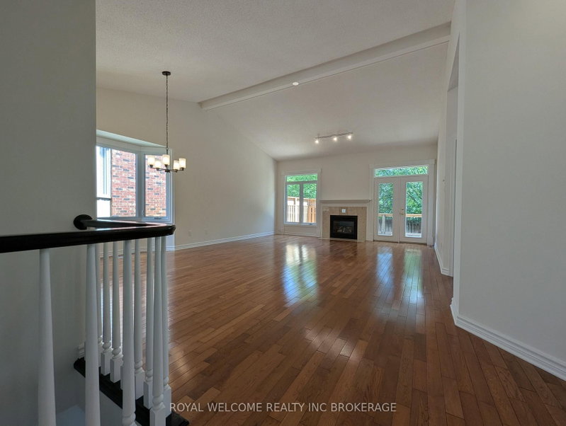10 - 400 Ambleside Drive