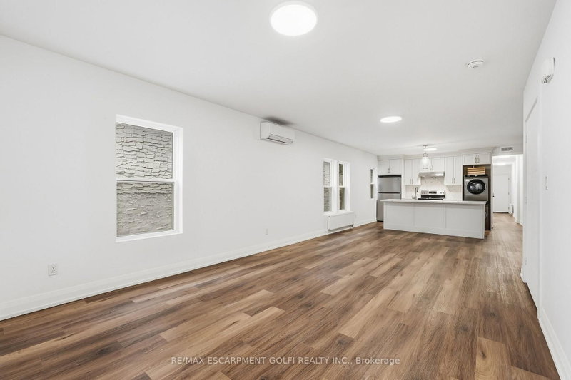 1 - 4876 SIMCOE Street
