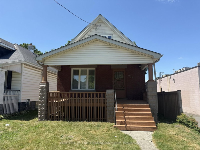 827 Quebec Street