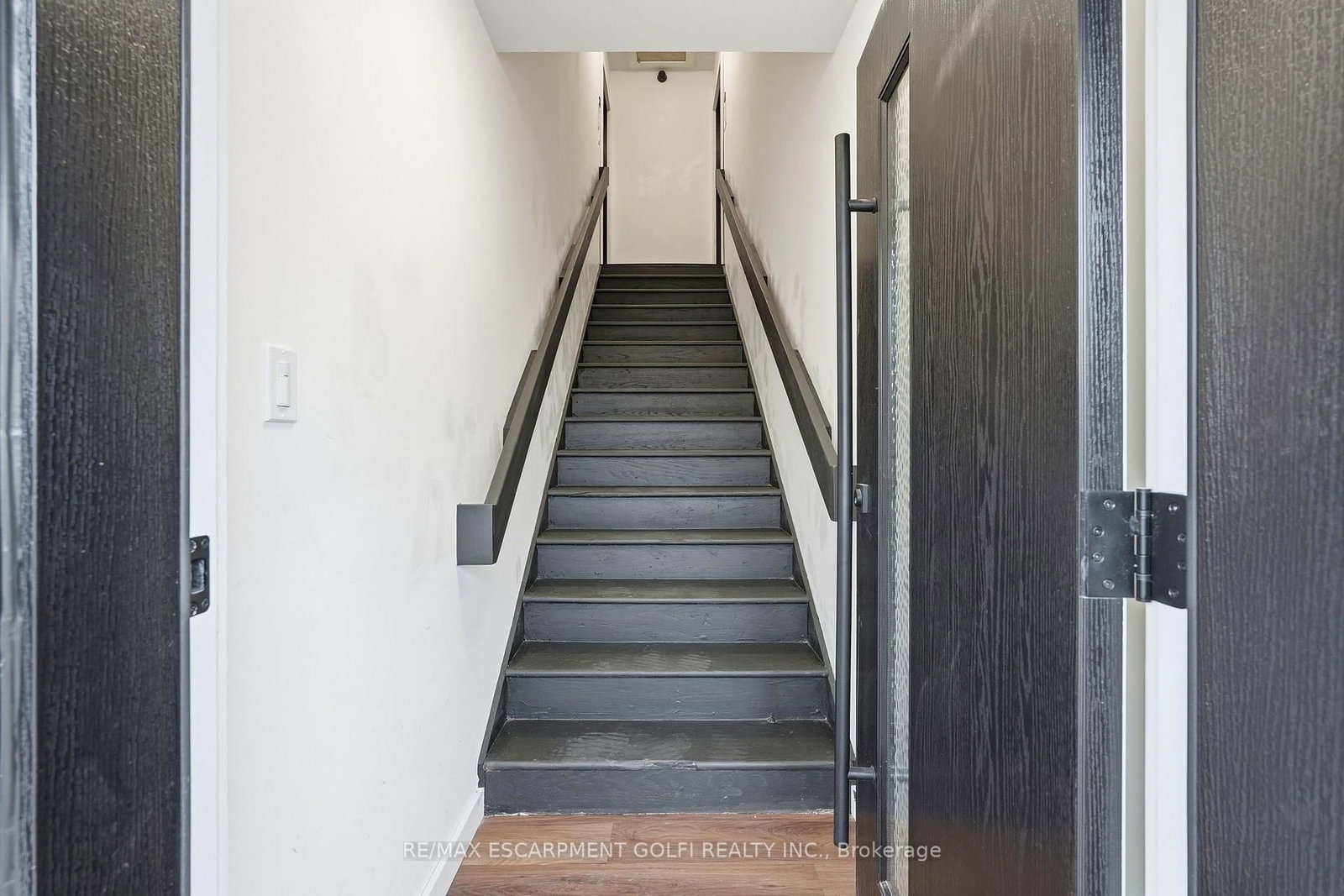 3 - 4876 Simcoe Street, Niagara Falls 3