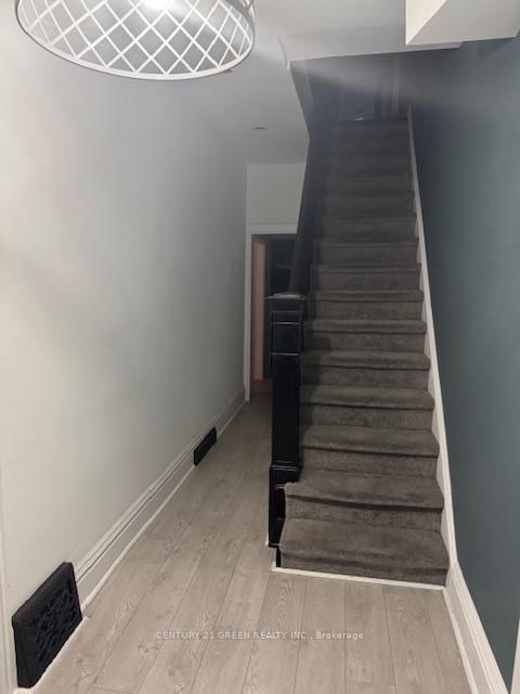 37 Gladstone Avenue