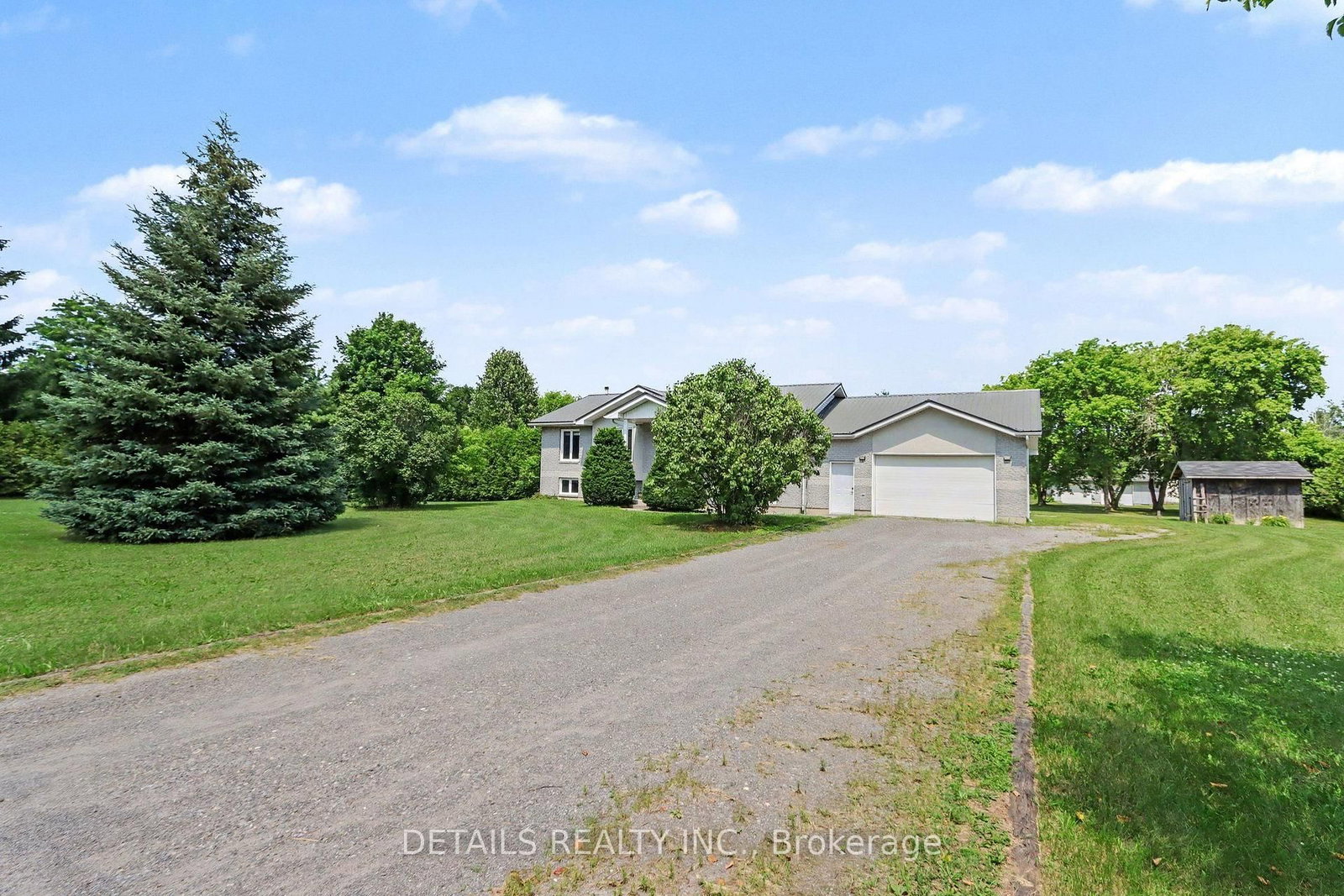 559 Main Street • North Grenville, ON photo 3