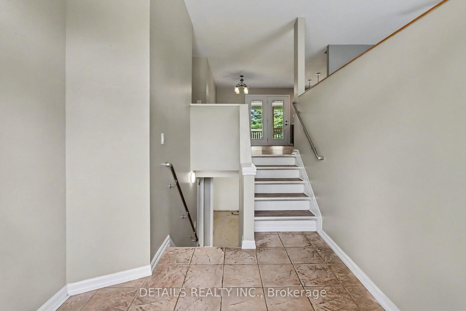 559 Main Street • North Grenville, ON photo 5