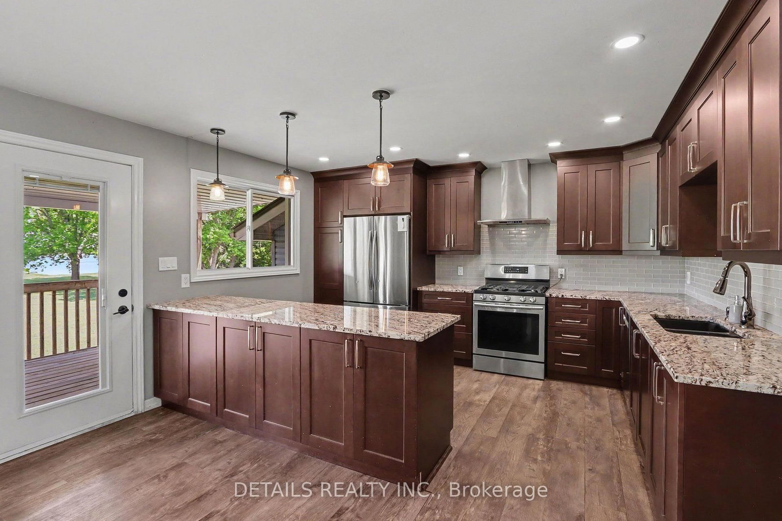 559 Main Street • North Grenville, ON photo 8