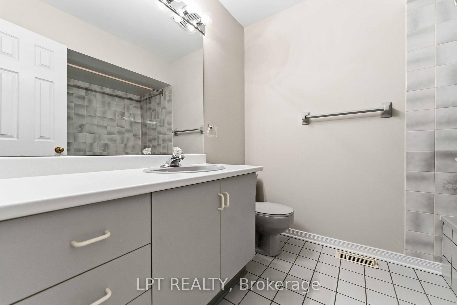 24 Grand Cedar Court • #40 • Stittsville, ON photo 17