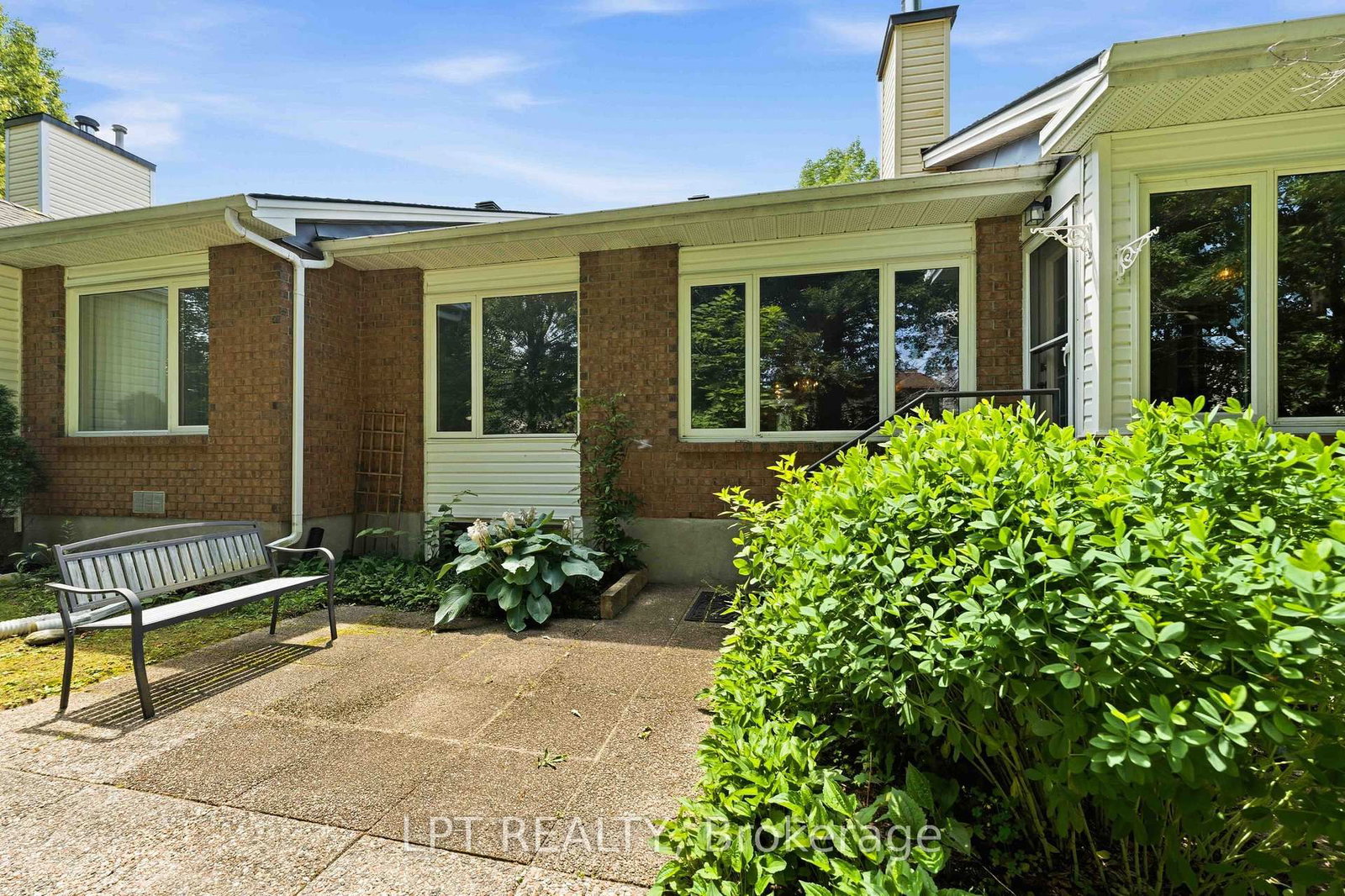 24 Grand Cedar Court • #40 • Stittsville, ON photo 28