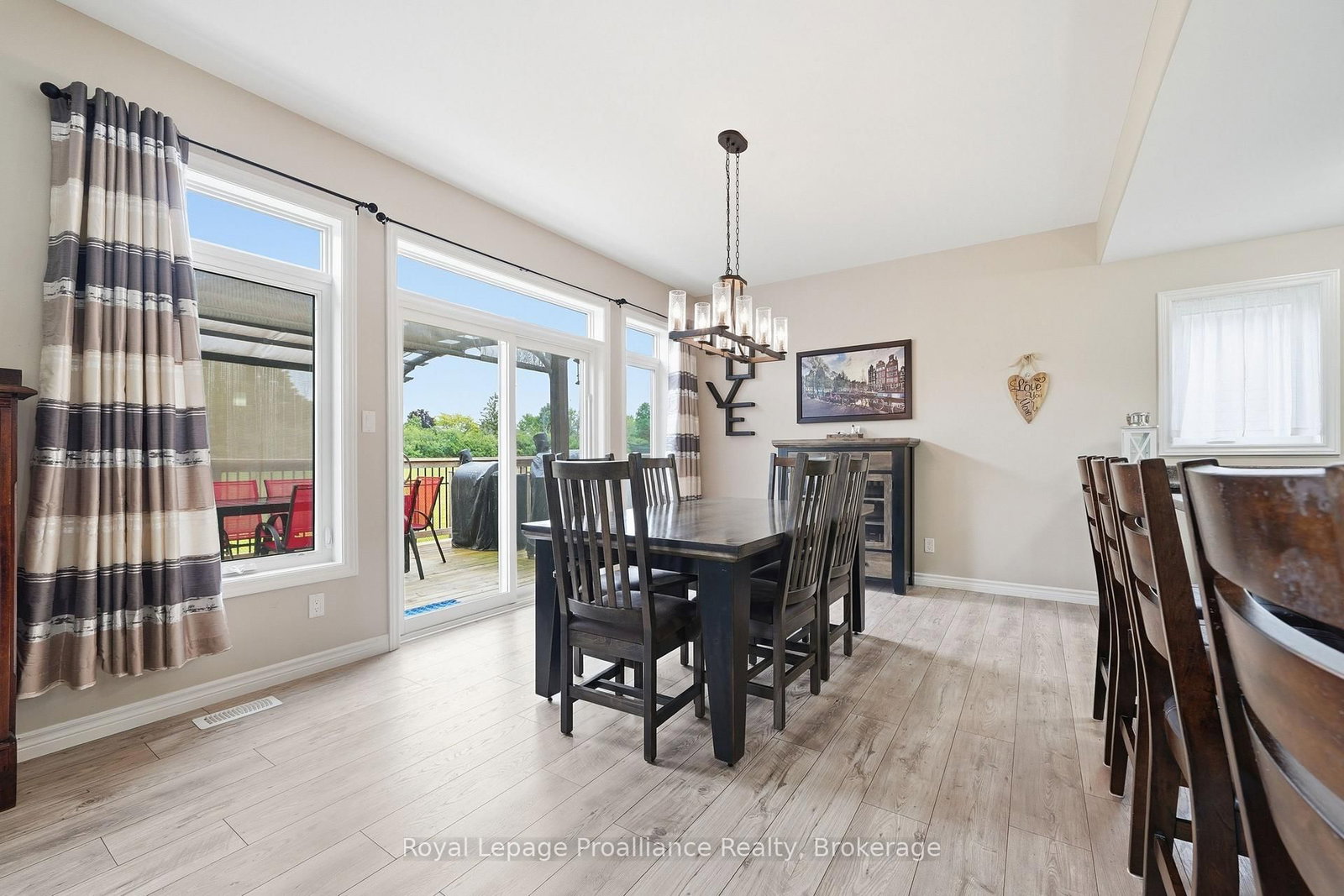 38 Redwood Drive • Belleville, ON photo 12
