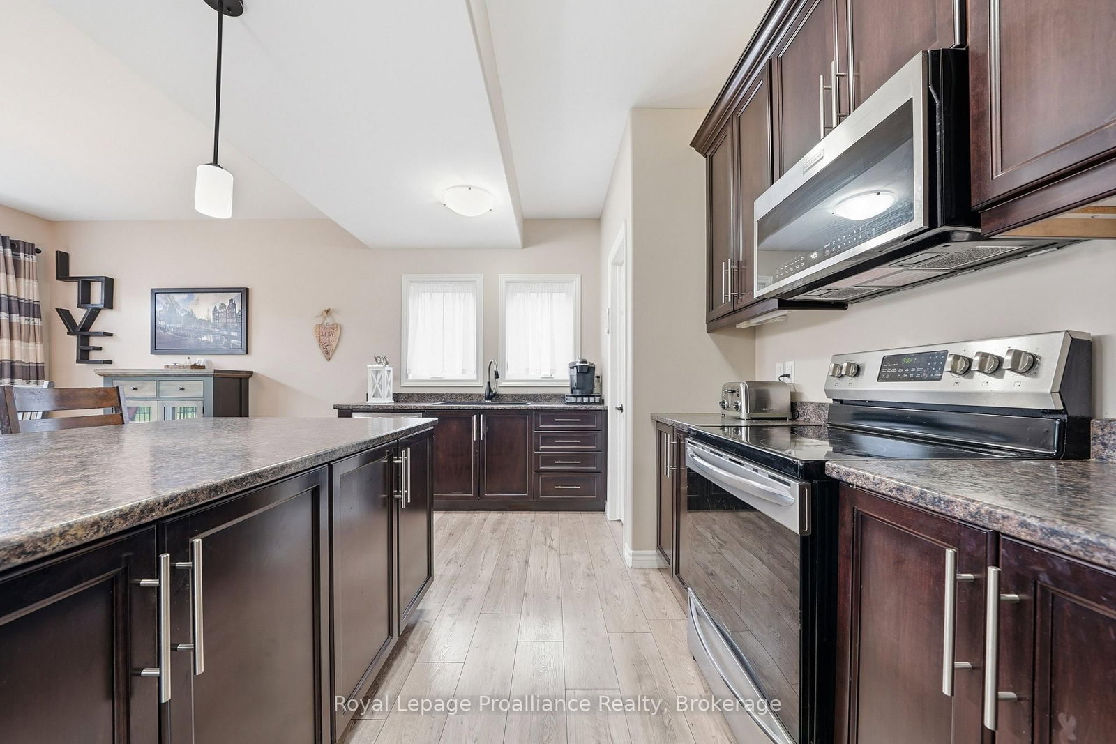 38 Redwood Drive • Belleville, ON photo 17
