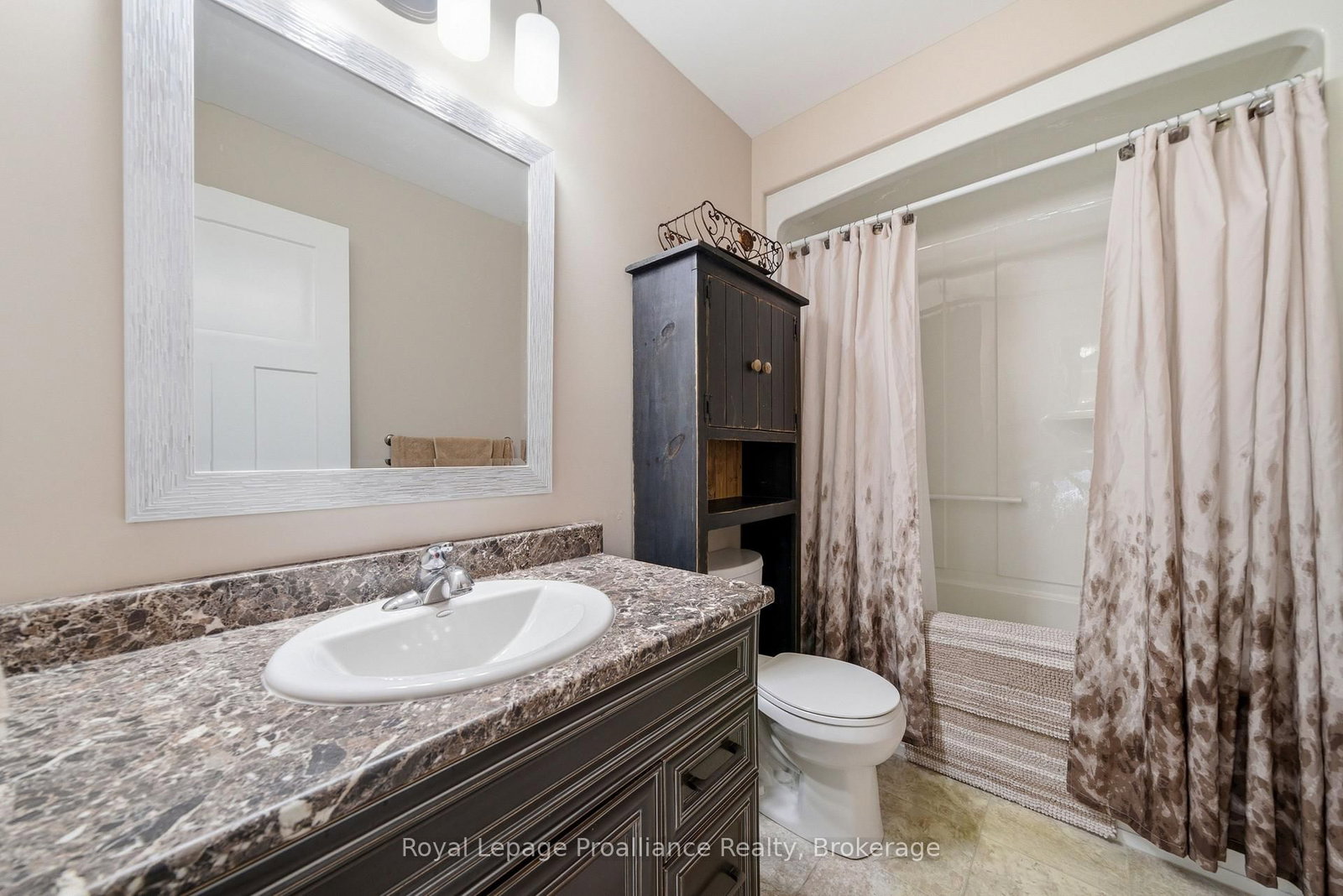 38 Redwood Drive • Belleville, ON photo 19