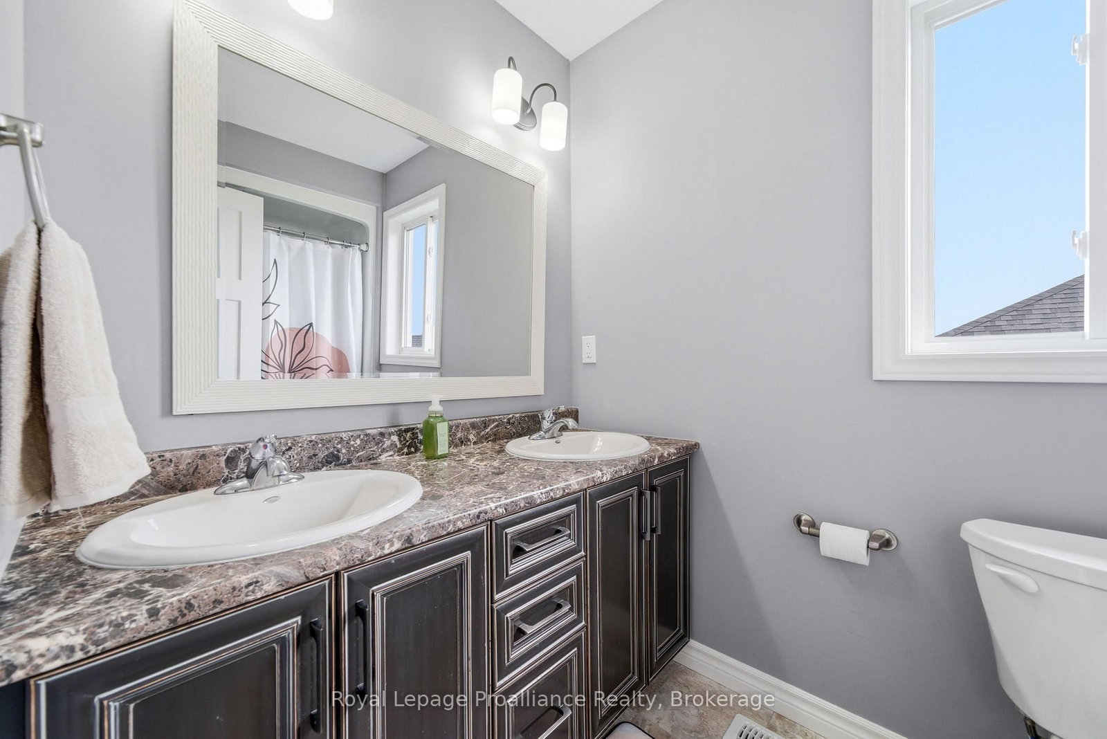 38 Redwood Drive • Belleville, ON photo 28