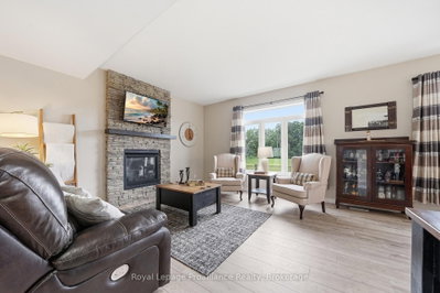 38 Redwood Drive • Belleville, ON photo 8