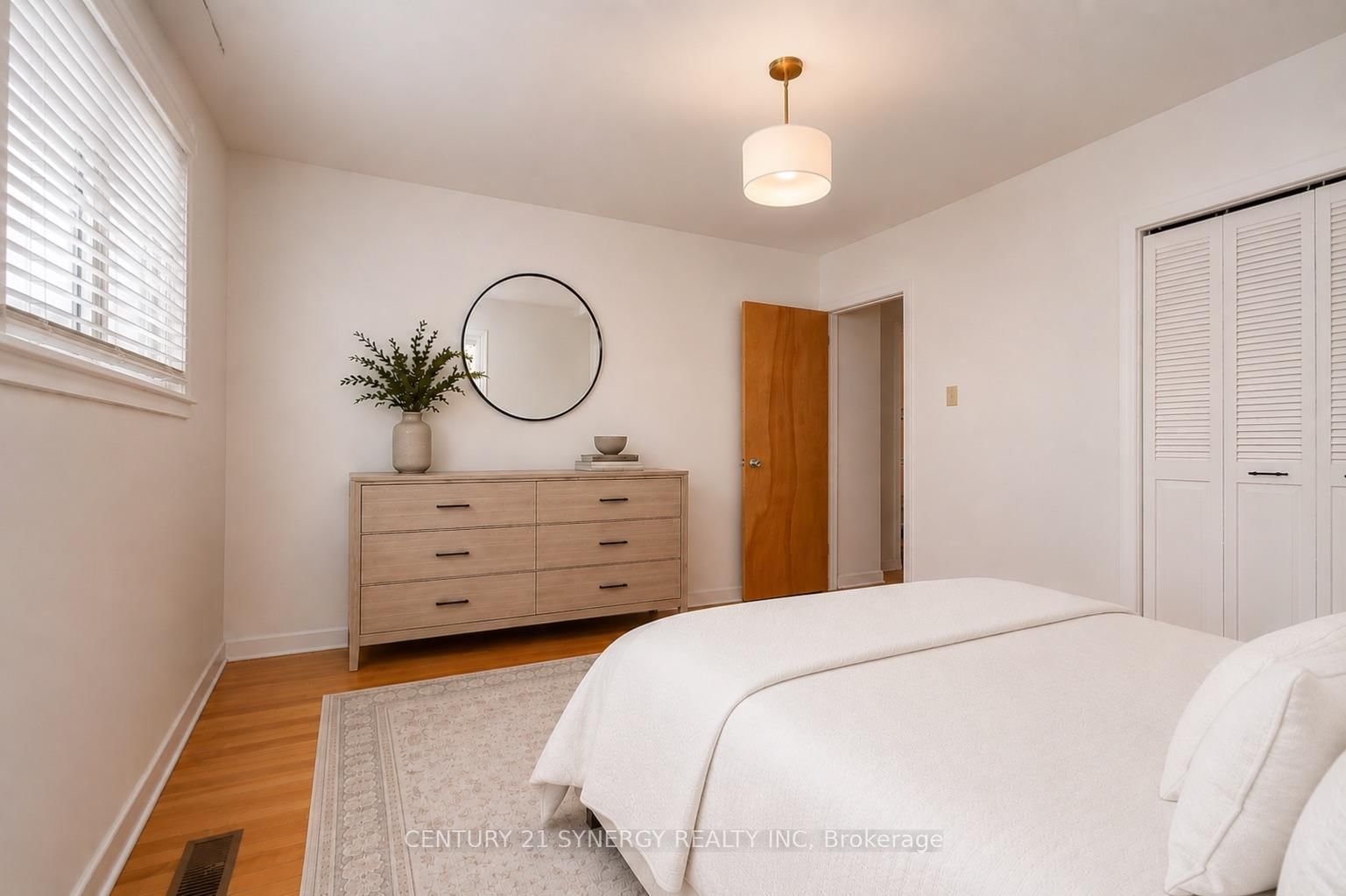 2148 Iris Street • Ottawa, ON photo 12