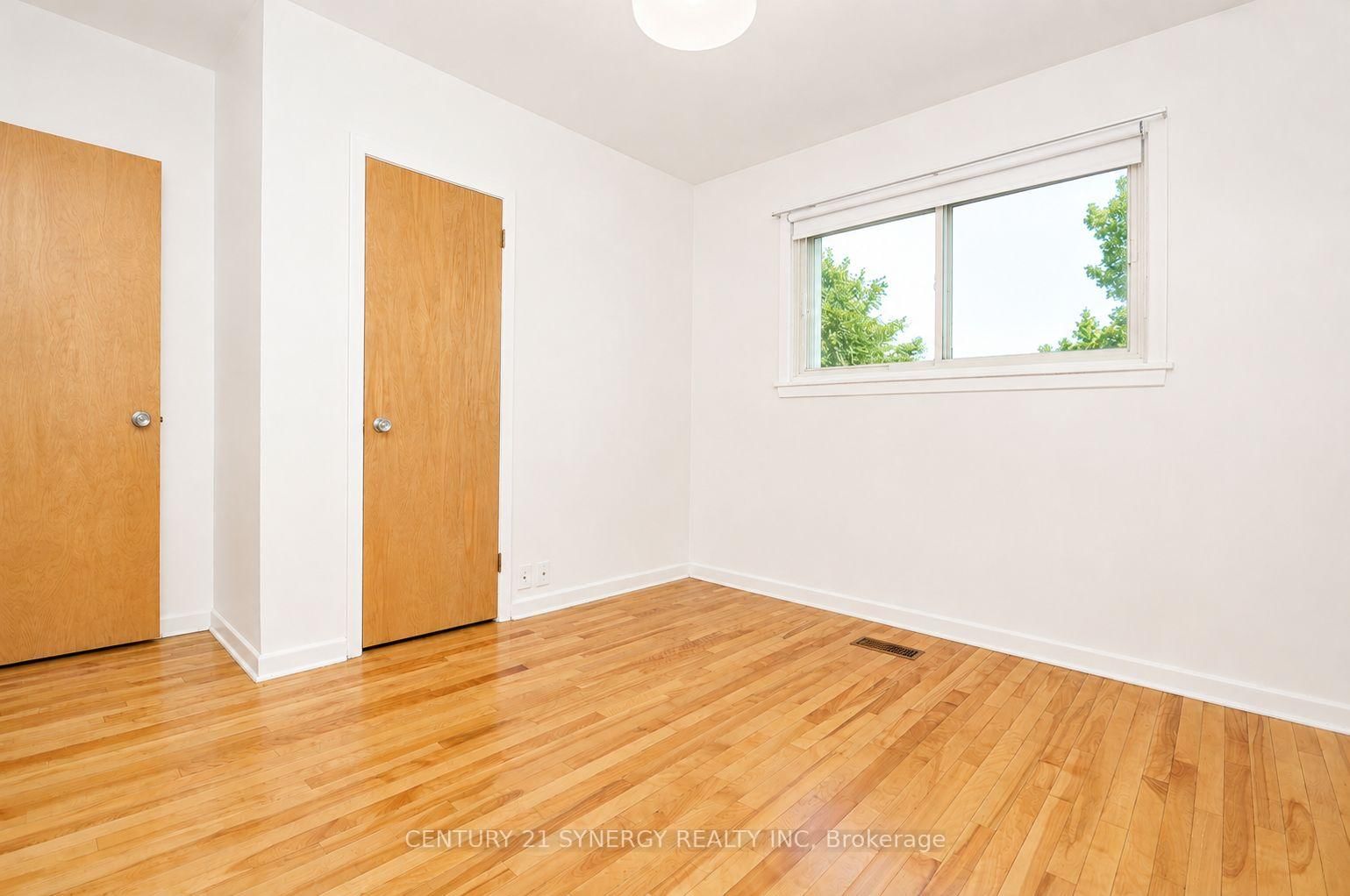 2148 Iris Street • Ottawa, ON photo 15