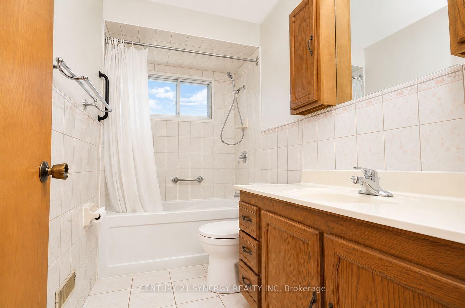 2148 Iris Street • Ottawa, ON photo 16