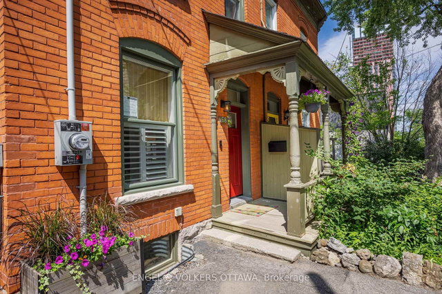 68 Upper Lorne Place