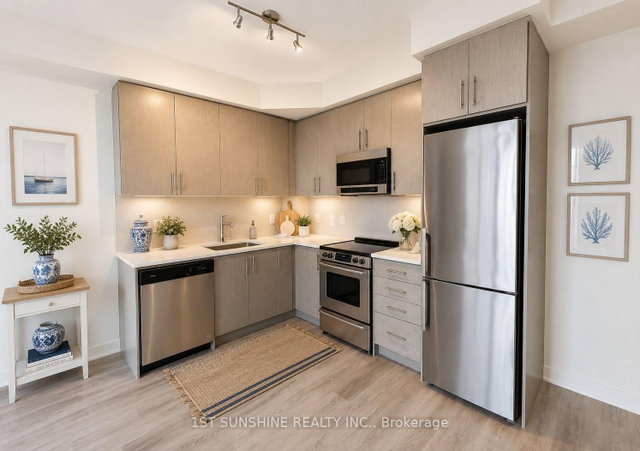 724 - 212 King Street E