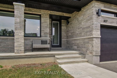 307 Antler Court • Almonte, ON photo 4
