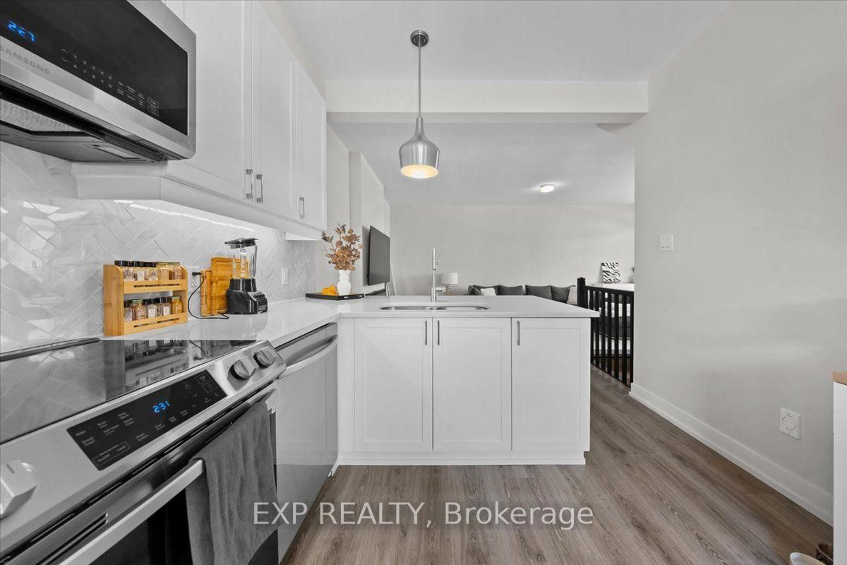 293 Anyolite Private • Ottawa, ON photo 14