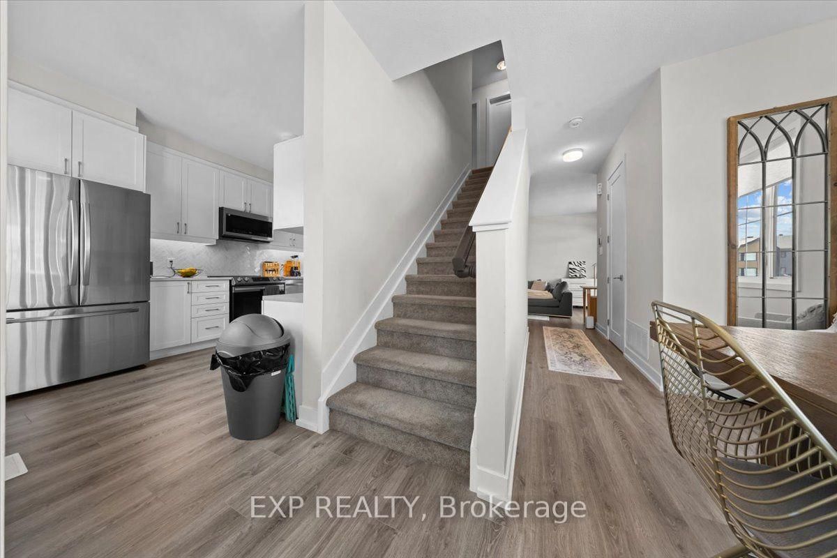 293 Anyolite Private • Ottawa, ON photo 17