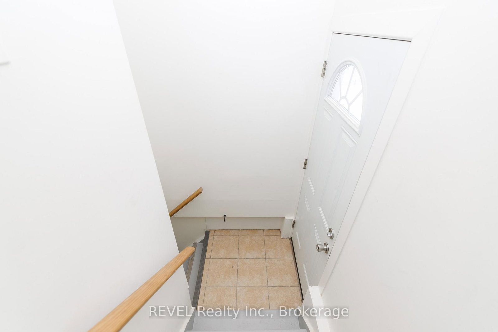 9 Colborne Street • Thorold, ON photo 18