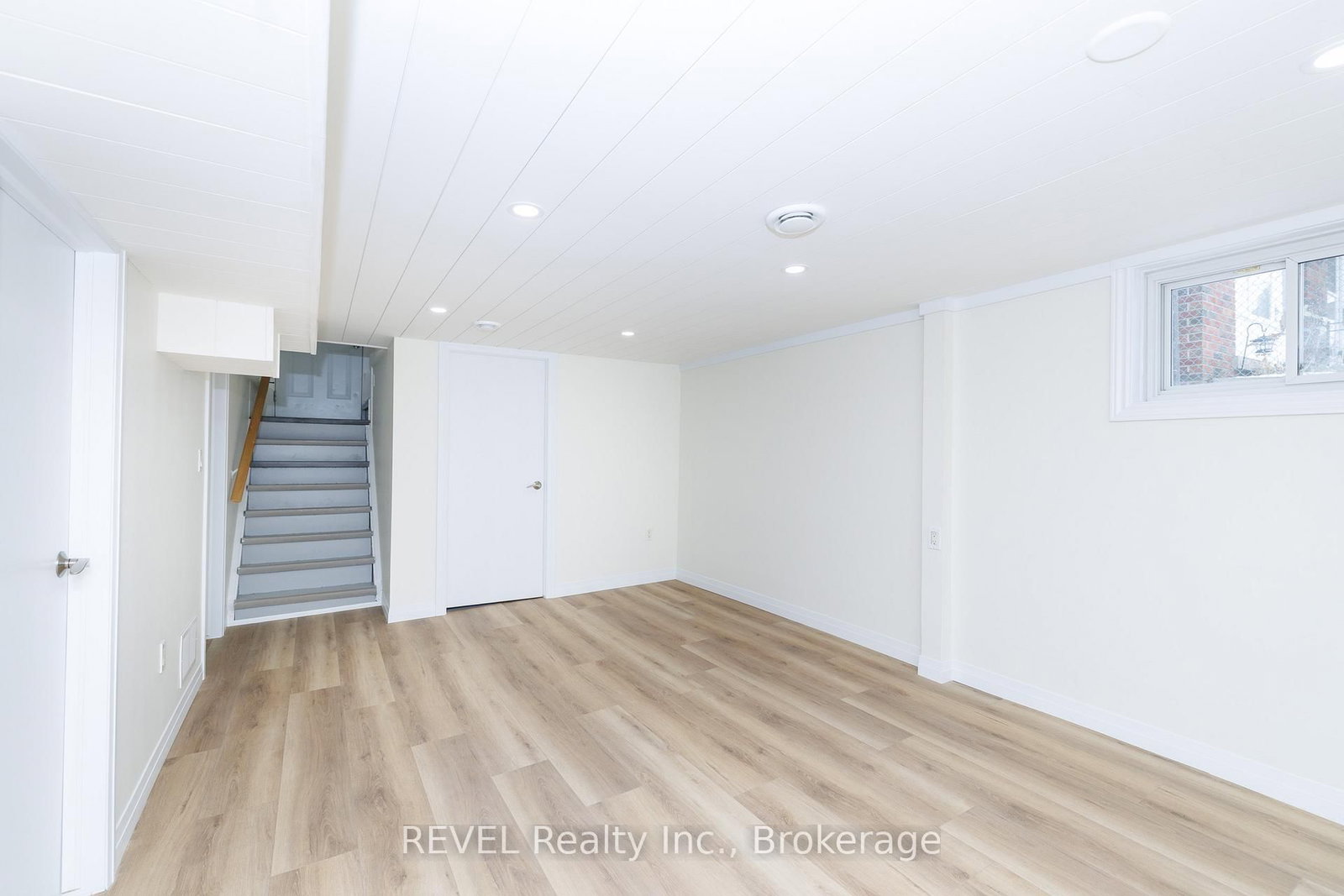 9 Colborne Street • Thorold, ON photo 21