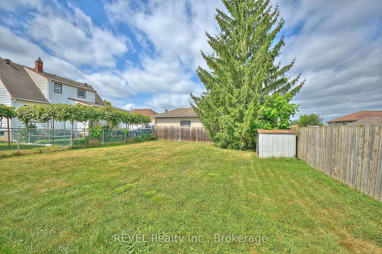 9 Colborne Street • Thorold, ON photo 30