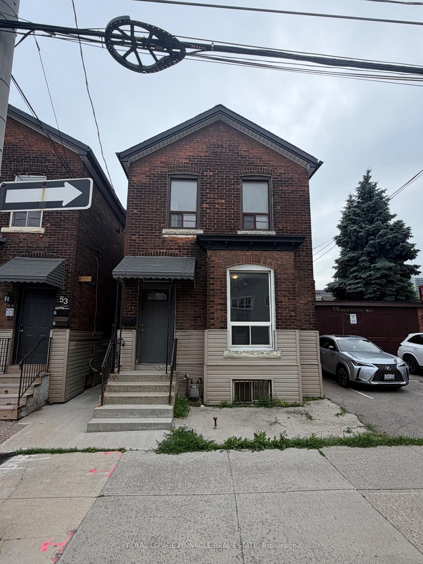 Upper - 55 Cannon Street W, Hamilton 2