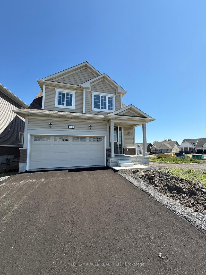 home for lease on 95 Royal Oak Crescent