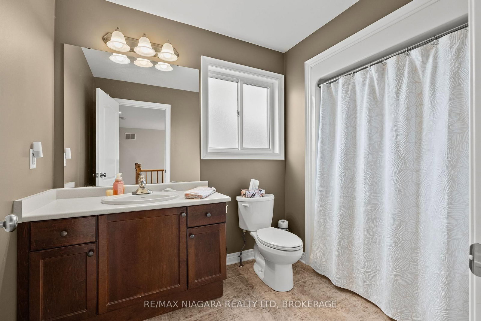 282 Winterberry Boulevard • Thorold, ON photo 32