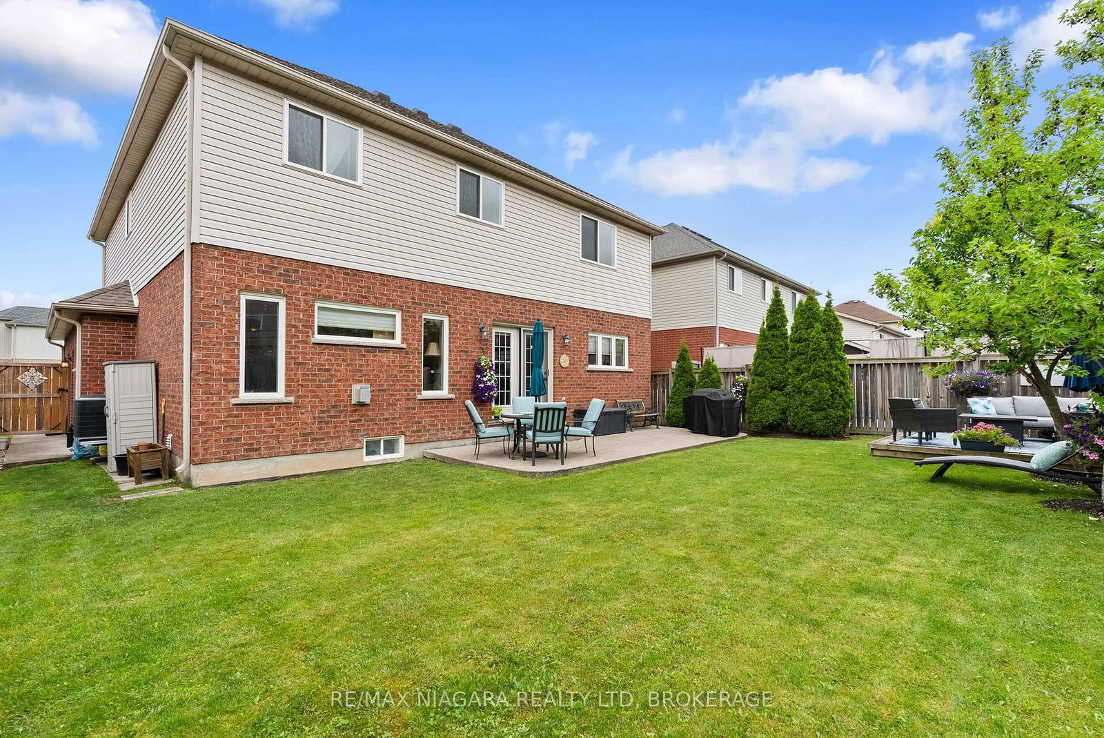 282 Winterberry Boulevard • Thorold, ON photo 4