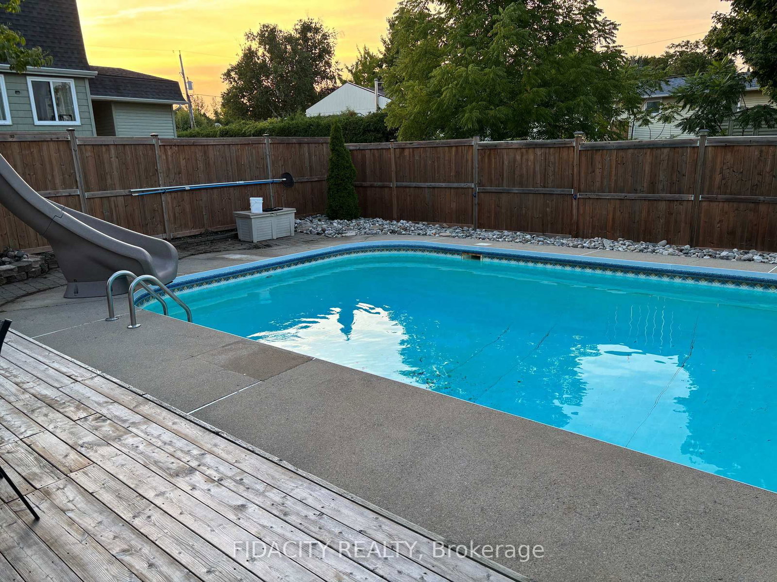 13 Poole Creek Crescent • Stittsville, ON photo 39
