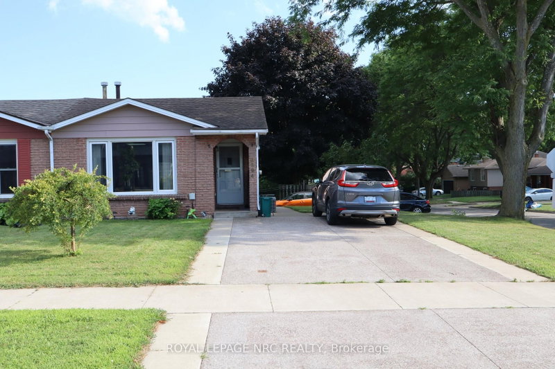 6694 Cropp Street, Niagara Falls