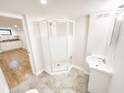 Unit B — 172 COBOURG Street — photo 6