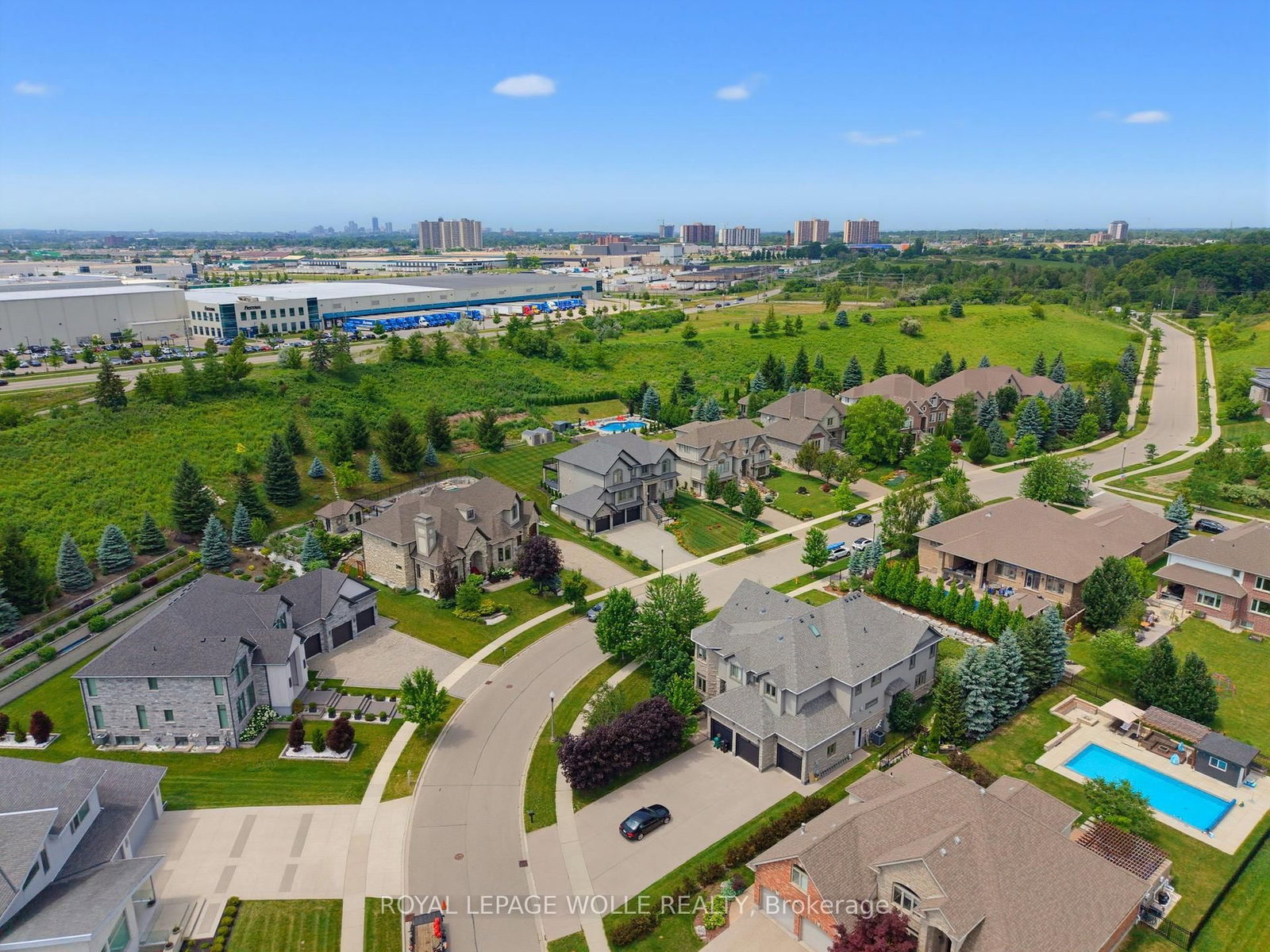 38 River Valley Drive • Kitchener, ON photo 2