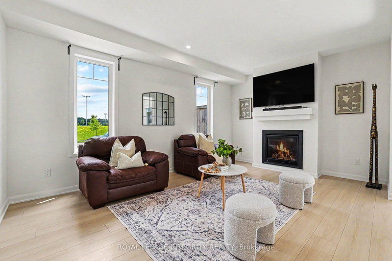 301 Cloyne Crescent