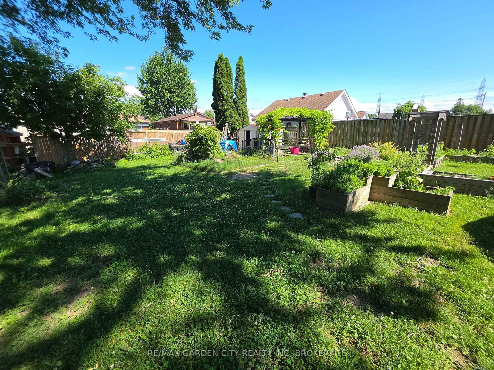 316 Davis Street • Thorold, ON photo 14