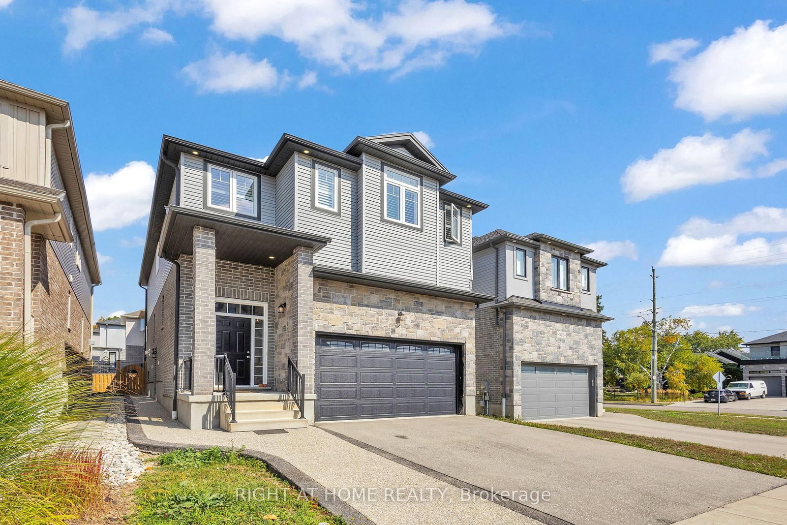 321 Carriage Way • Waterloo, ON photo 1