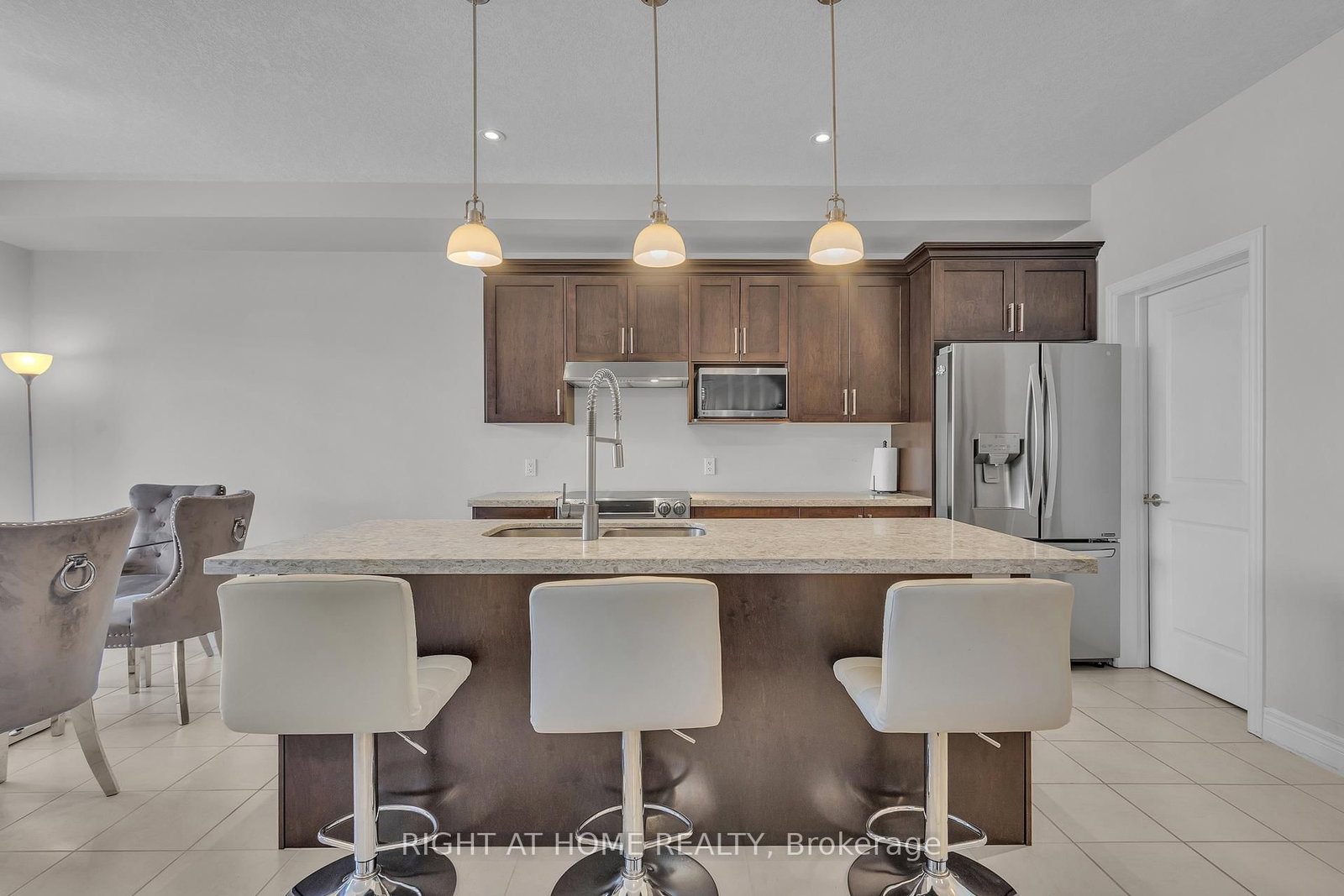 321 Carriage Way • Waterloo, ON photo 10
