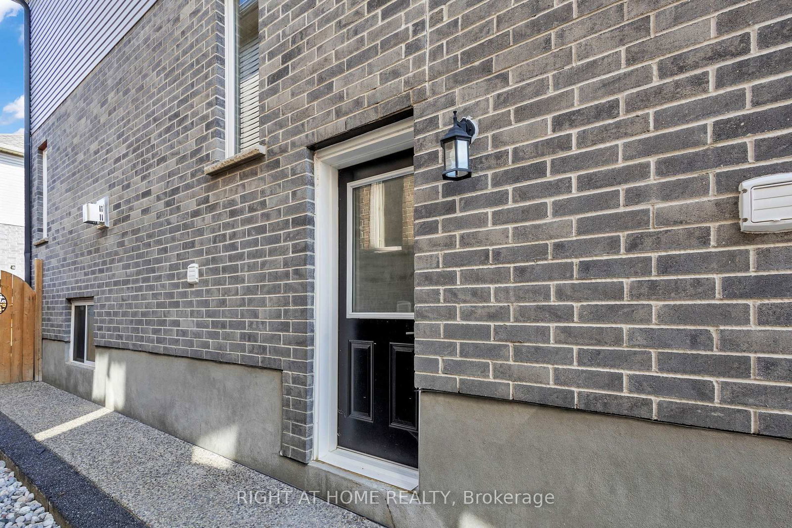 321 Carriage Way • Waterloo, ON photo 35