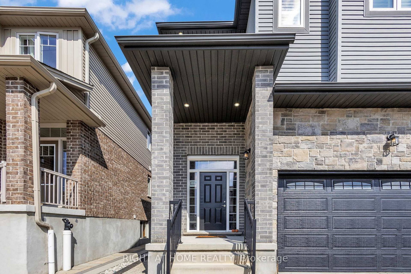 321 Carriage Way • Waterloo, ON photo 5