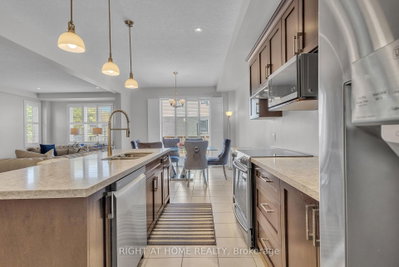 321 Carriage Way • Waterloo, ON photo 9