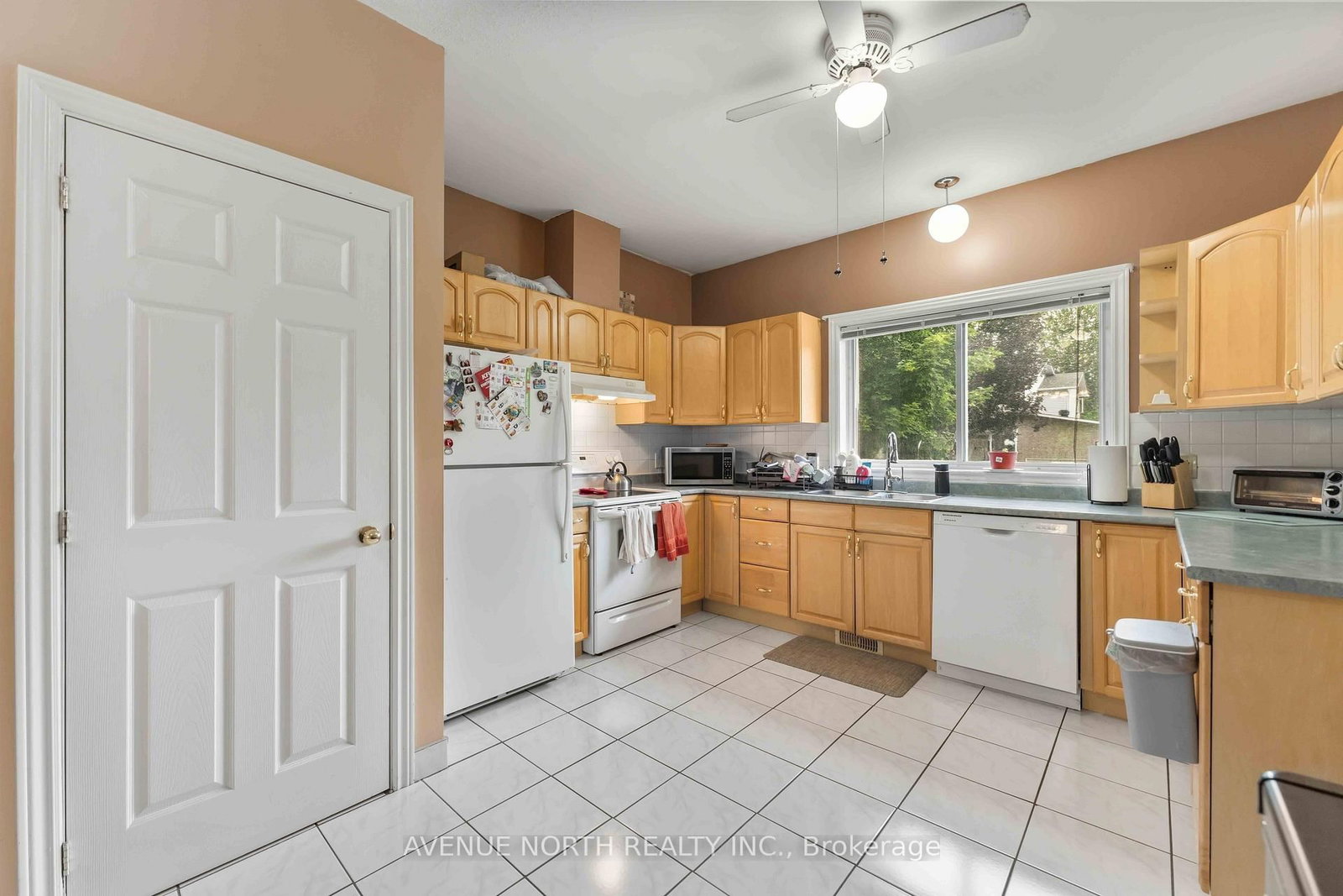 6803 Barsona Place • Ottawa, ON photo 15