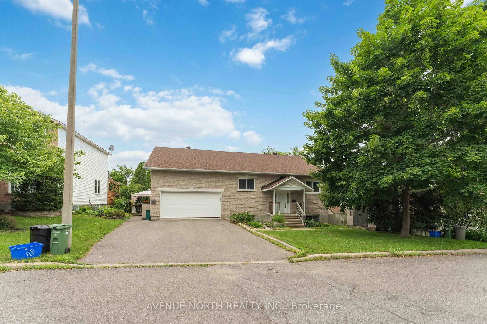 6803 Barsona Place • Ottawa, ON photo 2