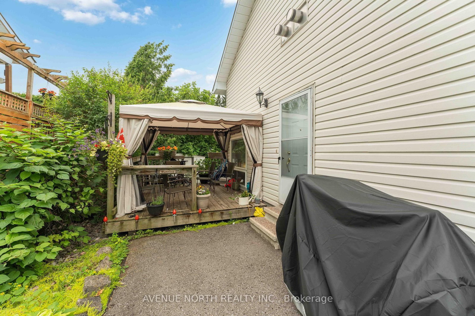 6803 Barsona Place • Ottawa, ON photo 42