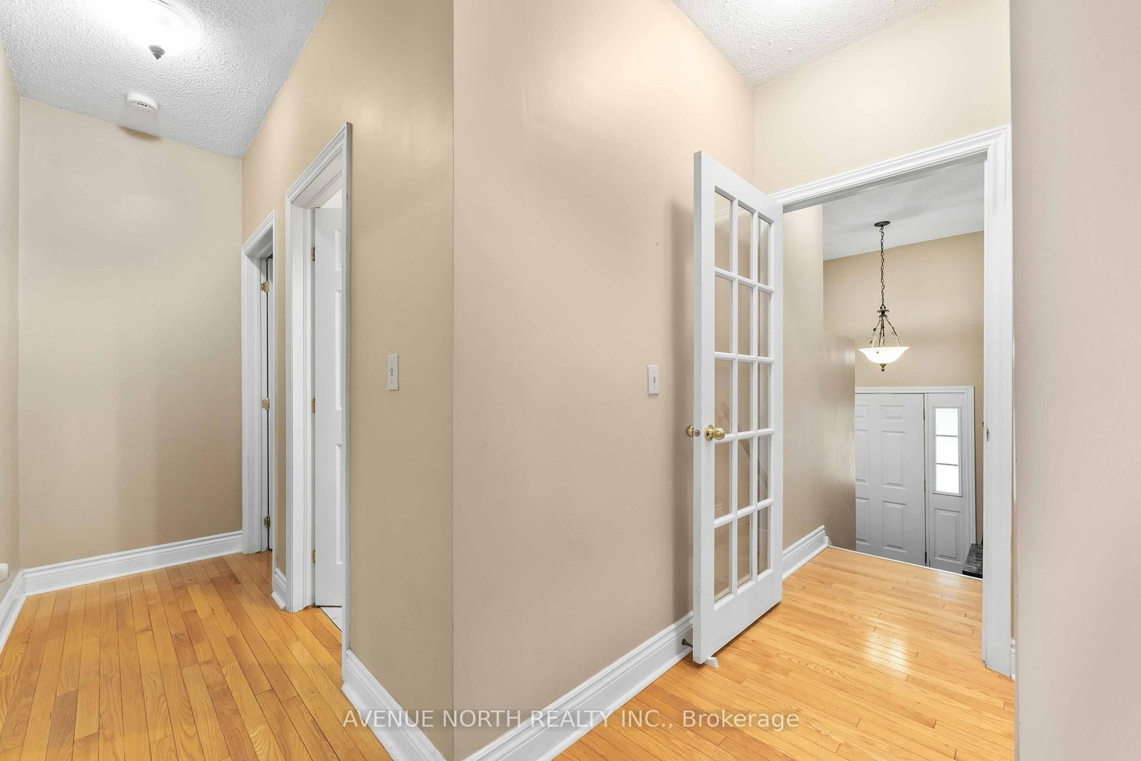 6803 Barsona Place • Ottawa, ON photo 7